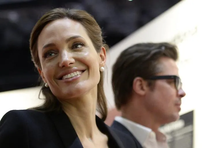 Brad Pitt e Angelina Jolie, la nuova puntata della saga tra vini, accuse e soldi in ballo: l'attore ora vuole 3 5 milioni dalle ex moglie