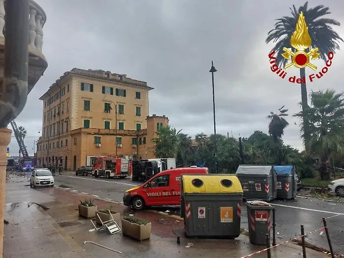 Allerta arancione in Liguria: tromba d'aria, frane e 252 interventi a Genova
