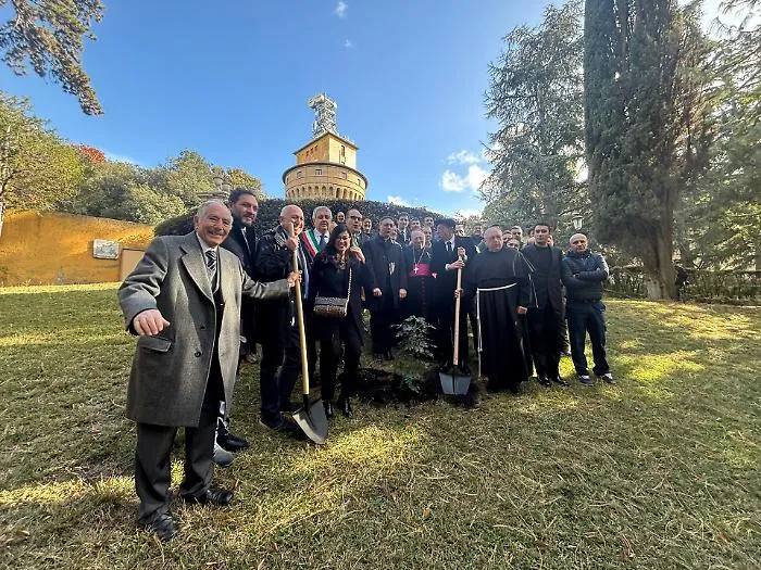 Due frassini di manna delle Madonie piantumati nei Giardini Vaticani: un dono tra fede e solidariet&agrave;