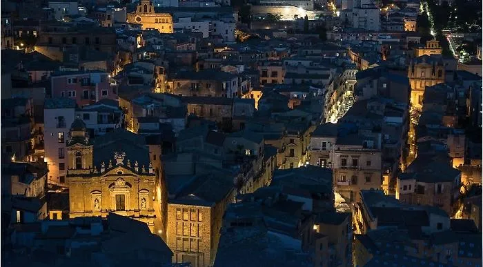 La Citt&agrave; dei templi si illumina con le passeggiate di Girgenti by night