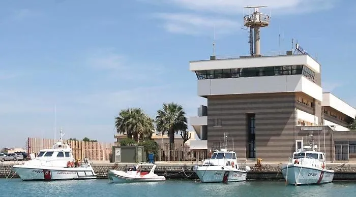 Mazara del Vallo, ,motopesca alla deriva per 40 ore: soccorso al largo di Marettimo dalla Capitaneria