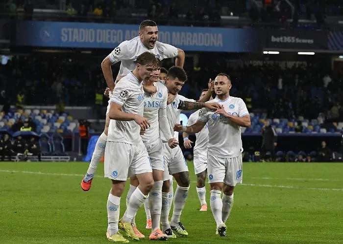 McTominay trascina il Napoli, al Maradona lo scozzese affonda il Qarabag
