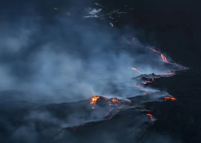 "Etna", il libro del fotografo Massimo Siragusa racconta il vulcano. "La sua identit&agrave; &egrave; il cambiamento"