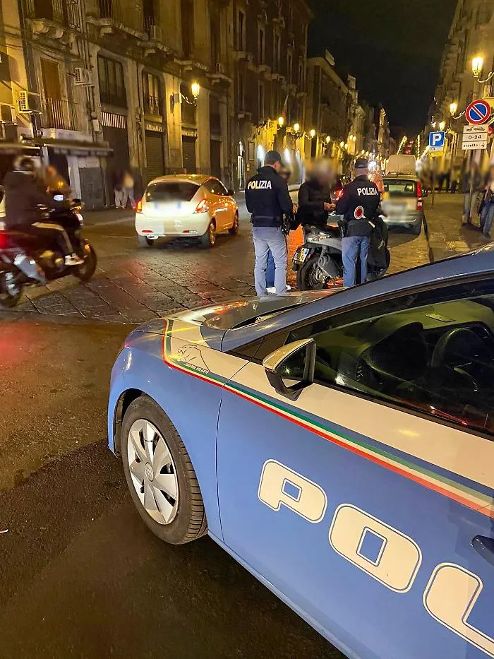 Movida sotto controllo a Catania: 290 persone identificate e 9 parcheggiatori abusivi sanzionati