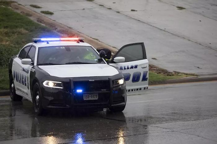 Sparatoria a Stockton: quattro morti, tra cui minori, e una decina di feriti in un locale