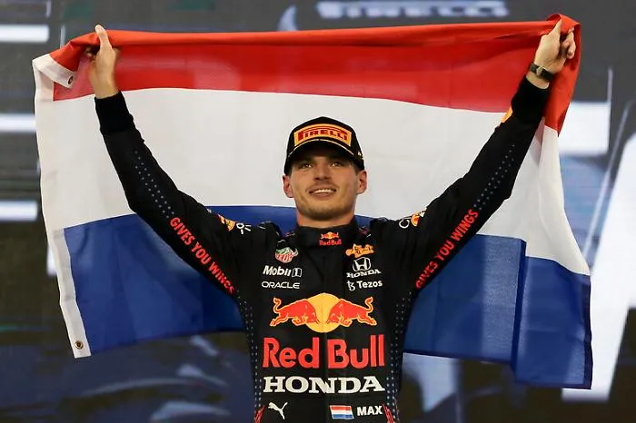 Red Bull, deciso il pilota che affiancher&agrave; Max Verstappen: bocciato Tsunoda, sorpresa nella scelta della seconda guida