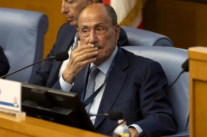 La resistenza di Schifani: dopo la mozione di sfiducia bocciata, ultima chiamata per l'opposizione prima della Finanziaria