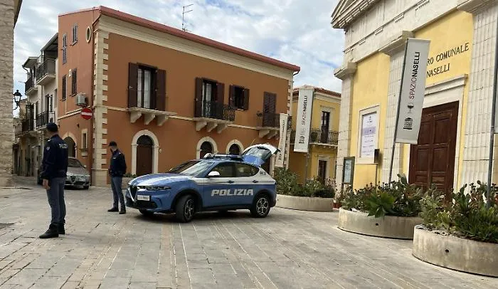 Ragusa, tenta rapina a un supermercato: ai domiciliari un giovane vittoriese