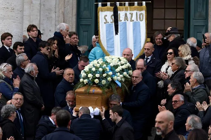 Addio a Nicola Pietrangeli: "My Way" chiude il commosso saluto al Foro Italico