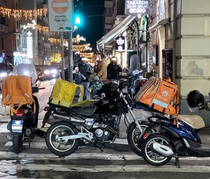 Posteggio su strisce pedonali In via V. Giuffrida