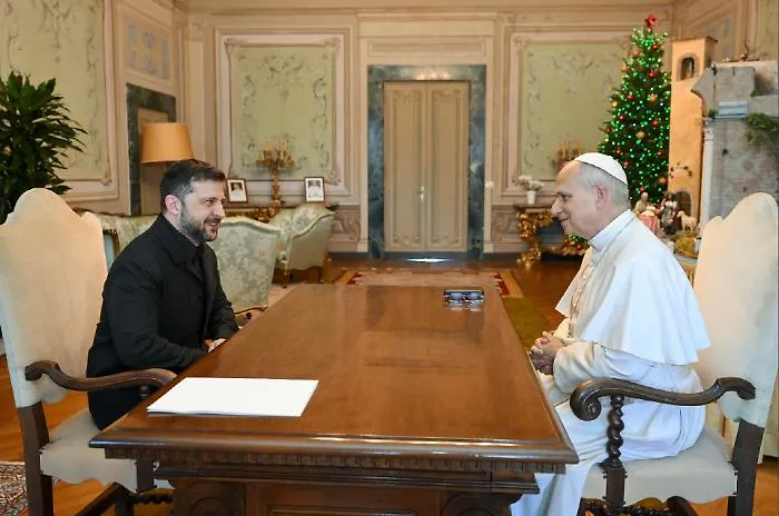 Il Papa augura a Zelensky buon Natale e lui risponde: &laquo;Spero davvero lo sia&raquo;