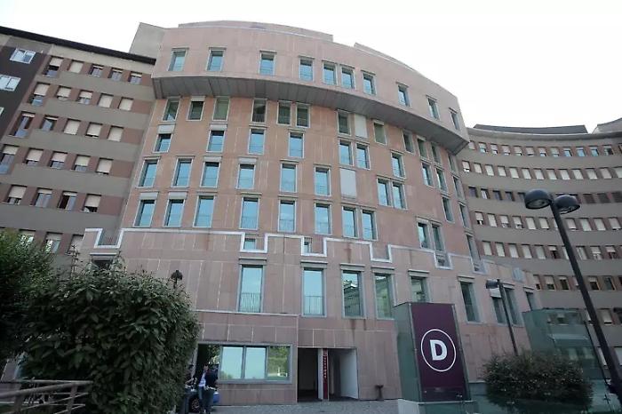 Carabinieri del Nas al San Raffaele: verifiche dopo il collasso del reparto di Medicina