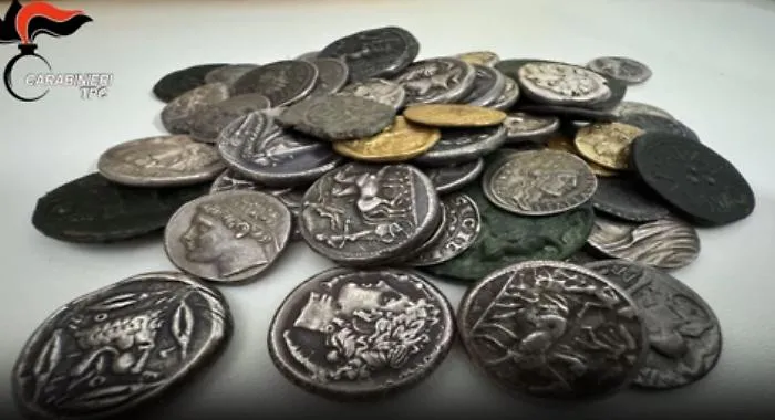 Il traffico di reperti archeologici: una stirpe di tombaroli poco improvvisati e assai tecnologici 