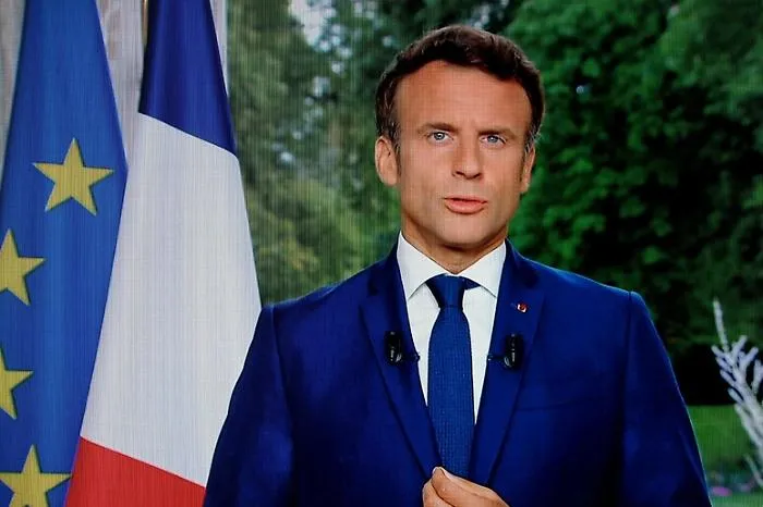 &ldquo;Colpo di Stato in Francia&rdquo;: anatomia di una bufala virale che mette alla prova Facebook, le leggi europee e la tenuta democratica