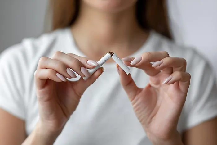 &ldquo;Smetto e non ingrasso&rdquo;: guida pratica e scientifica per smettere di fumare senza ritrovarsi con 5 chili in pi&ugrave;