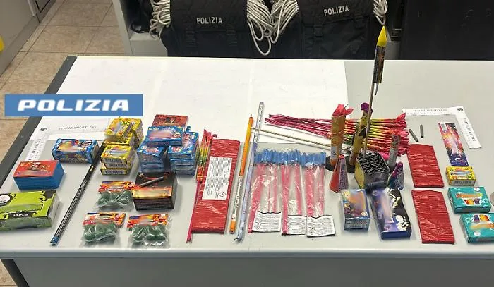 Ancora blitz anti-botti a Catania: migliaia di fuochi d'artificio sequestrati e due denunciati
