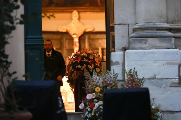 Sulle note di "Djobi Djob&agrave;" l'ultimo addio a Brigitte Bardot
