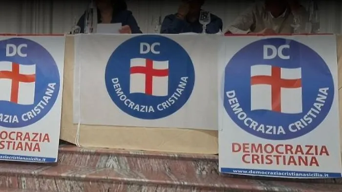 Dc: "Non basta mettere assieme sigle e smboli"