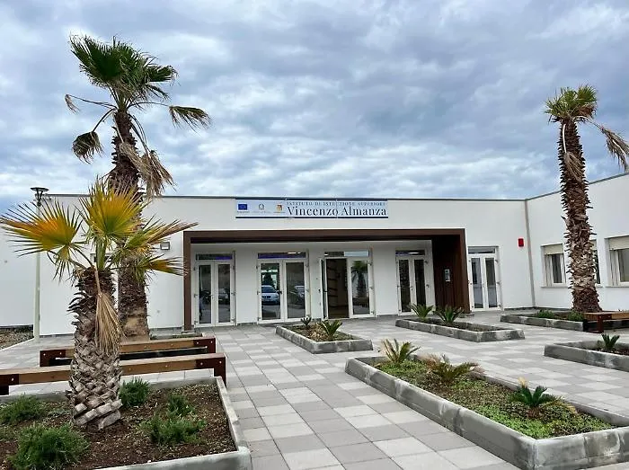 Pantelleria, plesso 'Santa Chiara' dell'istituto 'Vincenzo Almanza' al freddo: riscaldamenti fermi e scontro politico