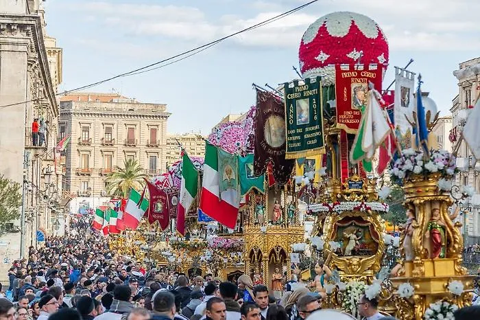 Catania Festa di Sant'Agata: le Candelore