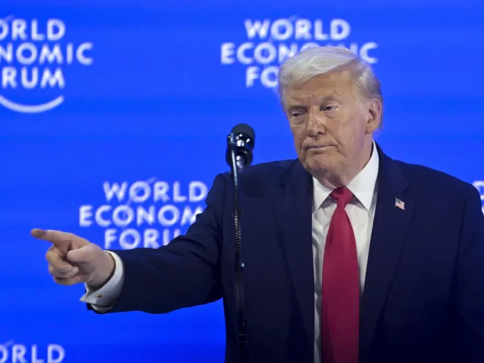L'annuncio di Trump: &laquo;Niente dazi alla Groenlandia e al lavoro su un futuro negoziato&raquo;