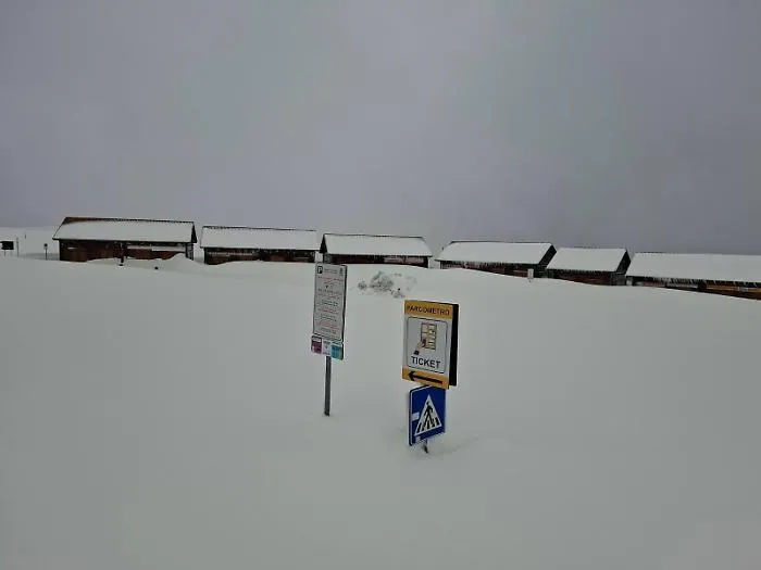 Etna: Piano Provenzana "sommerso" dalla neve, ma per sciare bisogner&agrave; attendere 