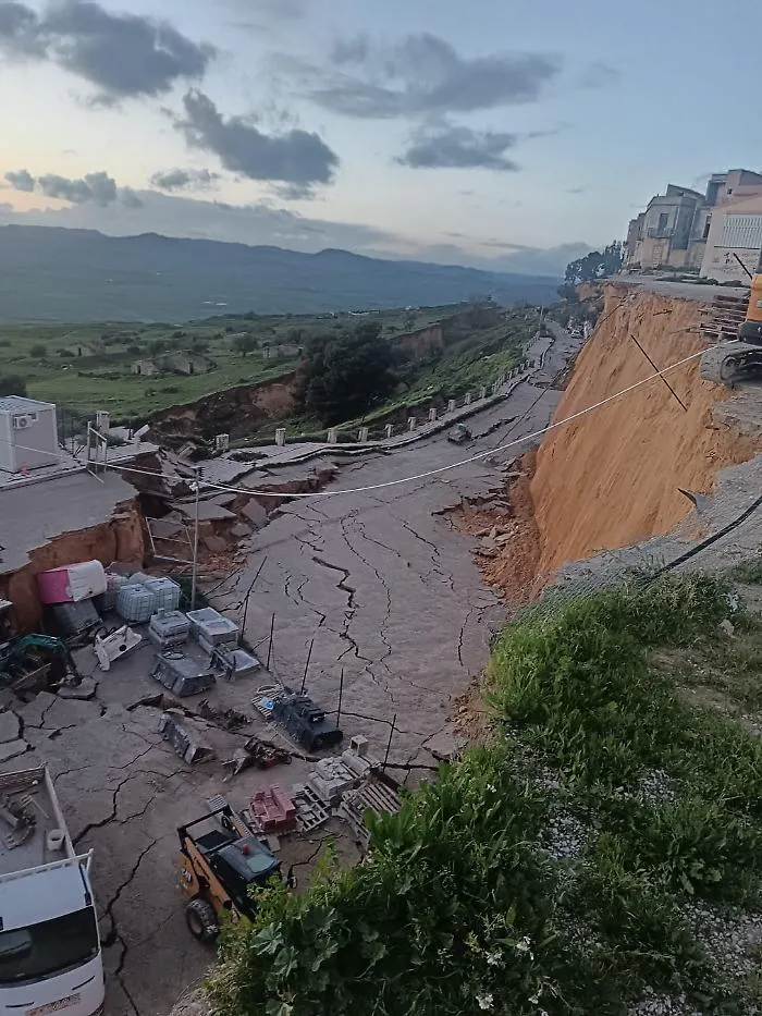 La "ferita" di Niscemi e il disastro annunciato: il sindaco chiude le scuole