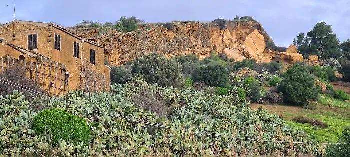 Crollo a Case Fiandaca, nessun pericolo per i Templi: "La Valle &egrave; sicura e pienamente fruibile"