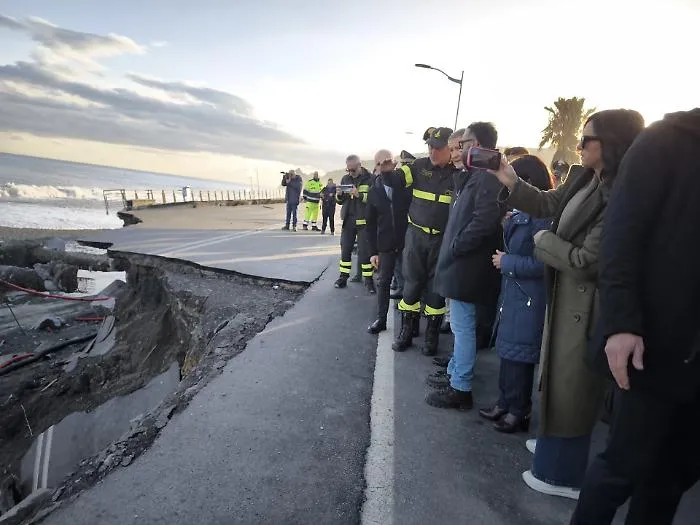 E' stato di emergenza nazionale per danni del maltempo in Sicilia, Calabria e Sardegna: 100 milioni di euro e i governatori commissari straordinari