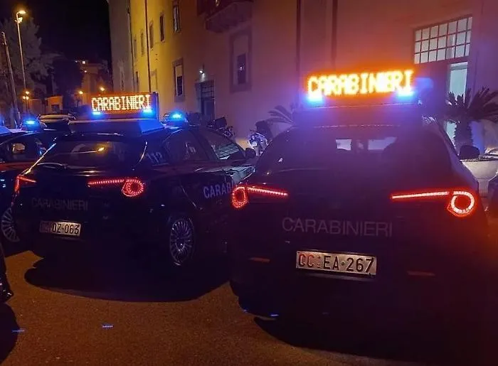 Notte di controlli a Milazzo: sei denunciati, un arresto e sequestri per droga e violazioni stradali