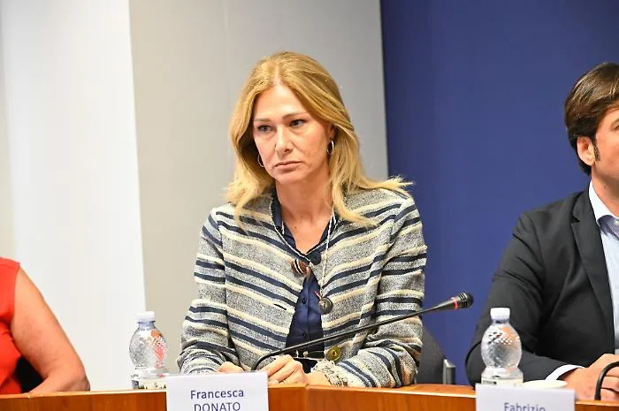 Dalle scie chimiche all'addio alla Dc di Cuffaro: la nuova svolta di Francesca Donato
