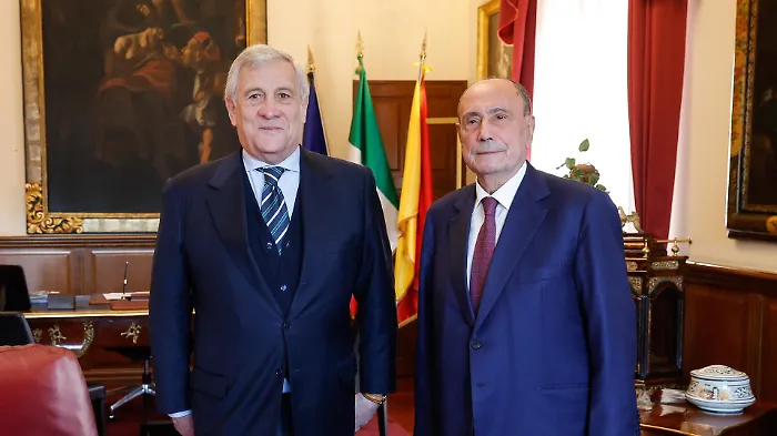 Tempesta Harry, Tajani a Palermo: &laquo;Un pacchetto di aiuti per le imprese danneggiate che commerciano con l'estero&raquo;