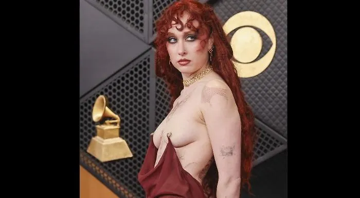 Grammy 2026, Chappell Roan ma come ti vesti? Il video dell'abito che ha lasciato tutti a bocca aperta