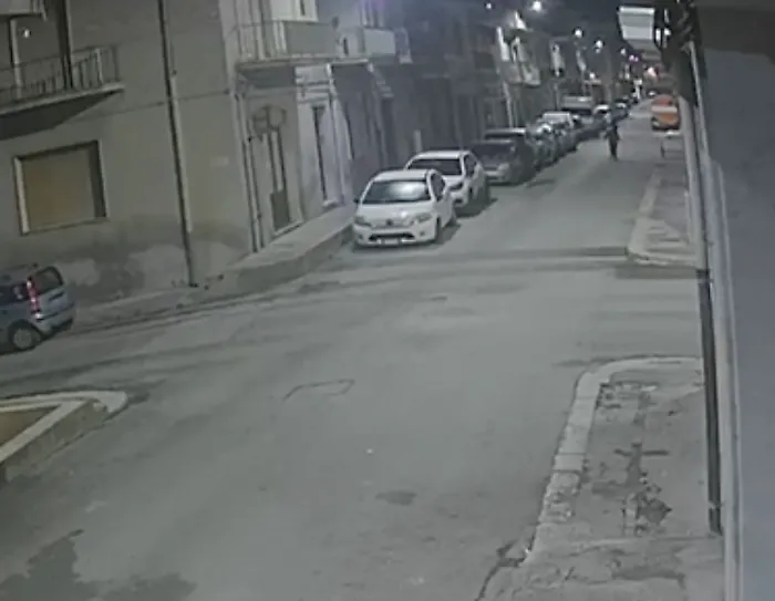 Vittoria, attentato dinamitardo in via Farini (video)