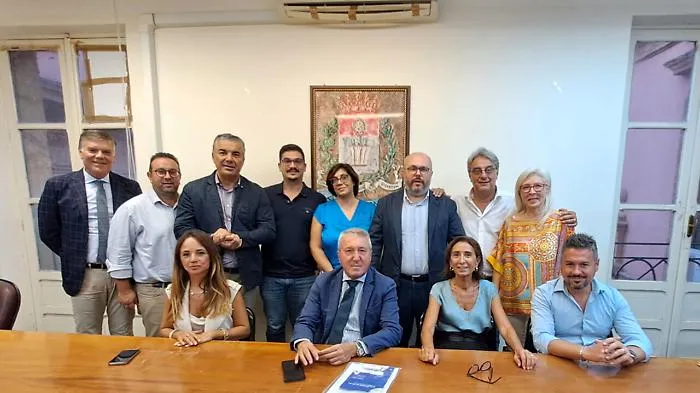 Il sogno dei 100 milioni va in fumo: ecco come la FUA &egrave; morta prima di nascere