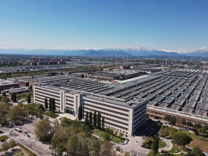 Stop alla gigafactory di Termoli, Stellantis garantisce continuit&agrave; per i dipendenti Acc