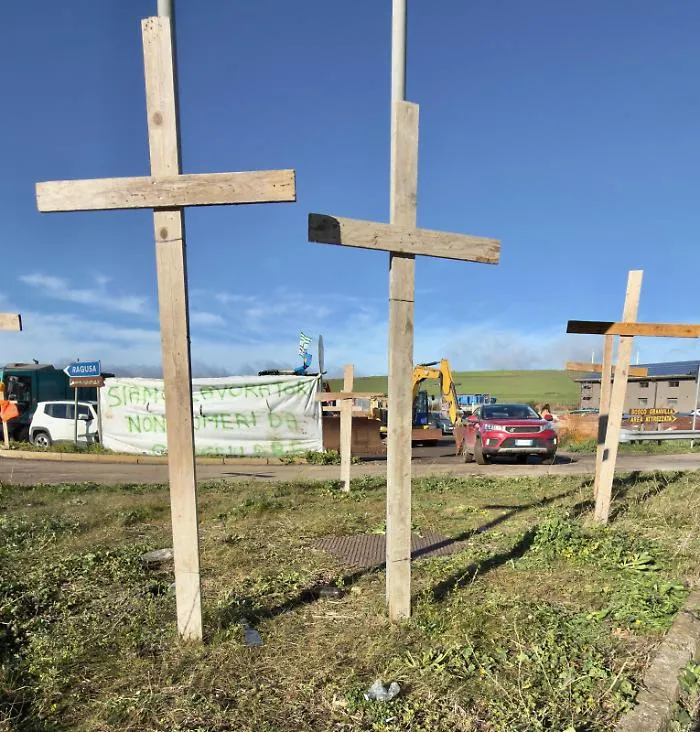 Croci sul cantiere della Ragusa-Catania, l'on. Campo: "Oggi il sopralluogo. Solidali con i lavoratori"