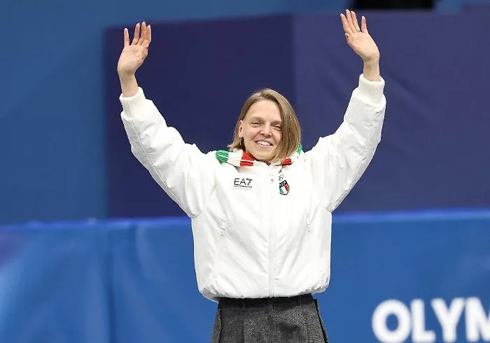 Arianna Fontana infinita: la regina dei pattini conquista l'argento nei 500 metri dello short track 
