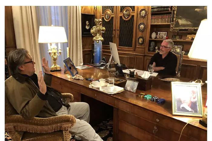 &laquo;Faremo cadere Papa Francesco&raquo;, cos&igrave; il guru dell'estrema destra Steve Bannon tramava con Jeffrey Epstein