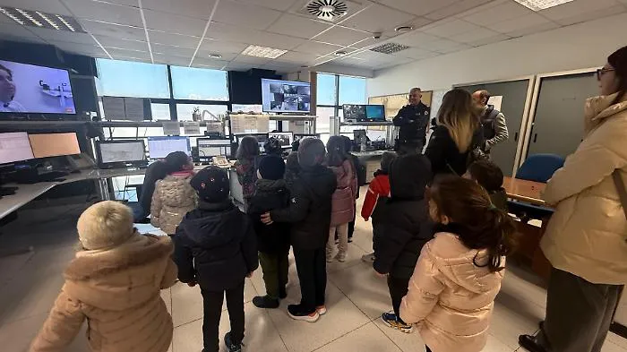 Ragusa, piccoli poliziotti in visita alla Questura