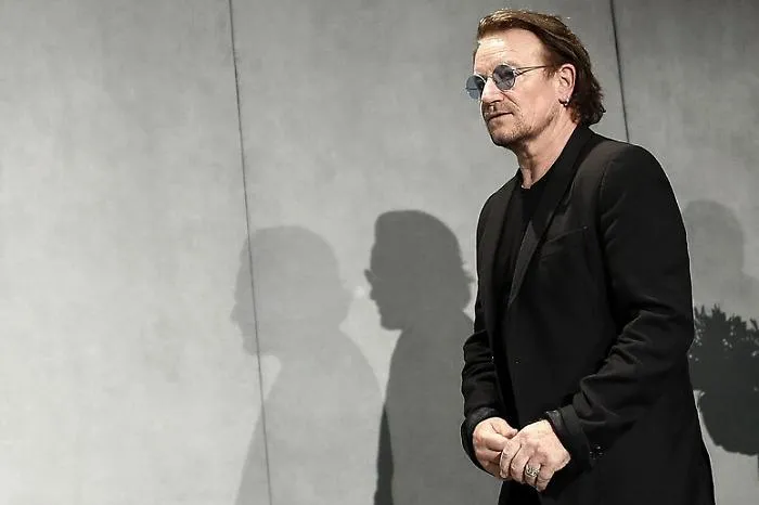U2, Days of Ash: sei cartoline dal presente che non vorremmo scrivere