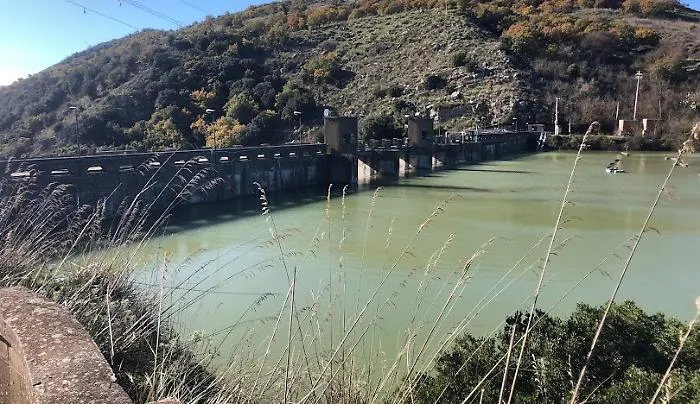 Dighe piene ma sporche: persi 10 milioni di metri cubi d'acqua per i detriti