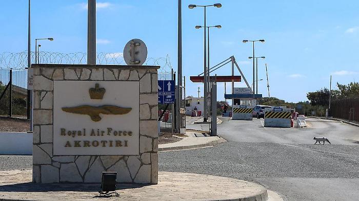 Base inglese di Akrotiri parzialmente evacuata dopo due attacchi. Il Regno Unito: &laquo;Non siamo in guerra&raquo;