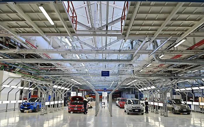Mercato auto, febbraio da record: +14% per le immatricolazioni. Stellantis corre pi&ugrave; del mercato
