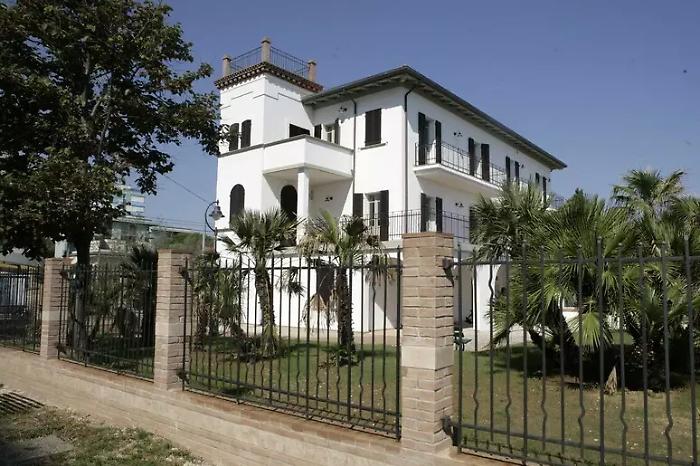 Villa Mussolin&igrave; resta a Riccione: esclusa la bandiera "sabauda", vince il Comune