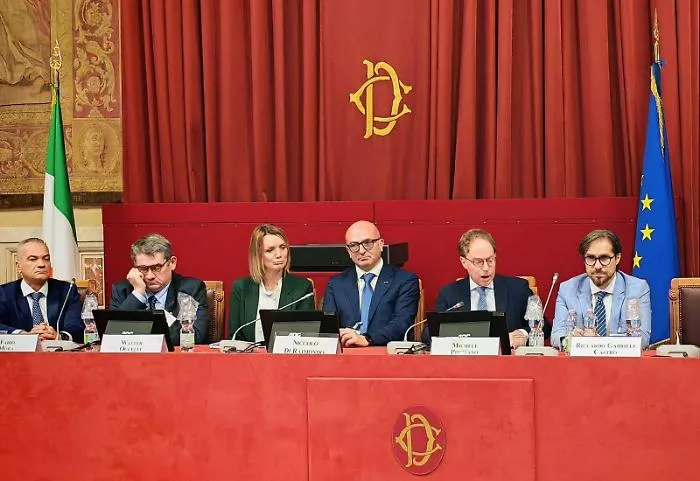 il dott. Castro (a destra) durante l'incontro alla Camera