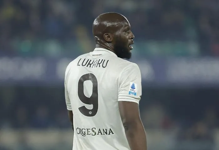 Lukaku ma che fai? Non torna a Napoli (non risponde al telefono) e Conte &egrave; infuriato