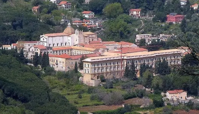 Pranzo (e birra) con i monaci di San Martino delle Scale
