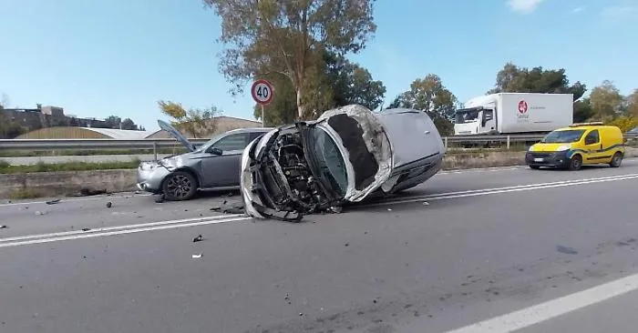 Incidente sulla Statale 115: scontro tra autocisterna e due auto in contrada Bordea