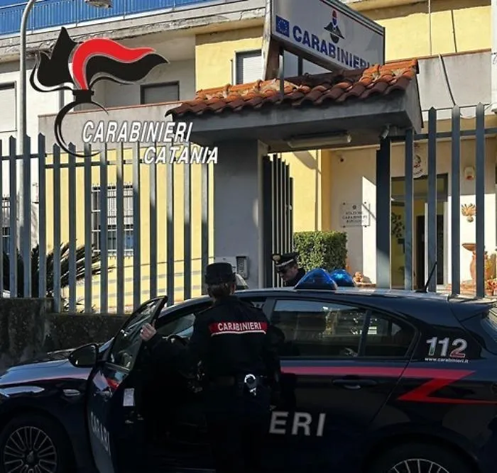Massacra di botte la zia di 89e anni perch&eacute; gli avrebbe rubato un paio di calzini, arrestato un uomo di Riposto